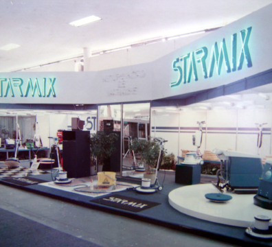 Estande histórico da fabricante de aspiradores e tapetes ergonômicos STARMIX na feira Equipatel nos anos 80